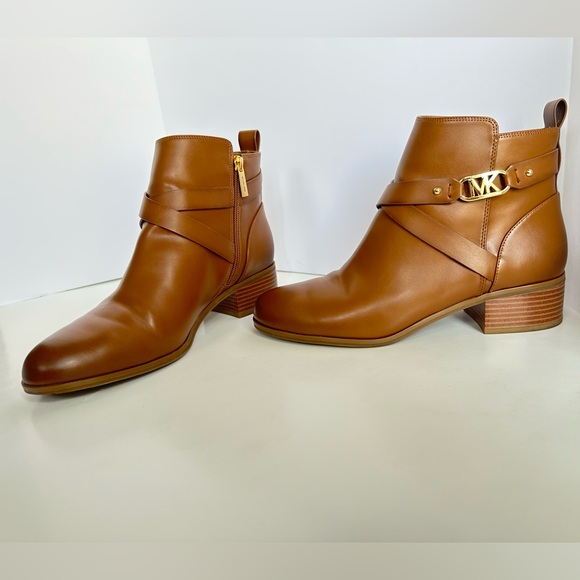 Michael Kors booties - Picture 6 of 14